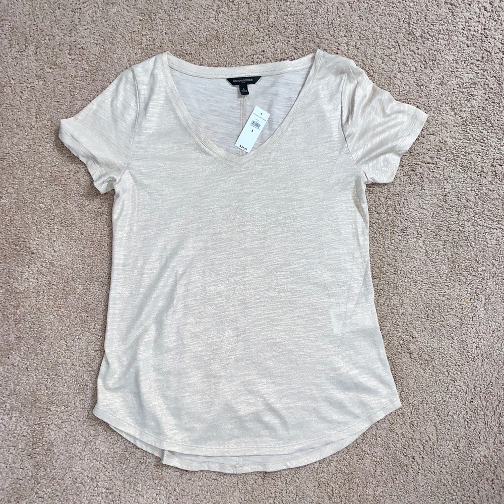 Women’s banana republic tee shirt